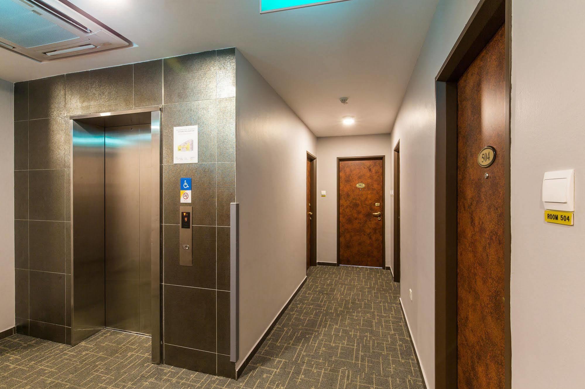 Ibis Budget Singapore West Coast Экстерьер фото